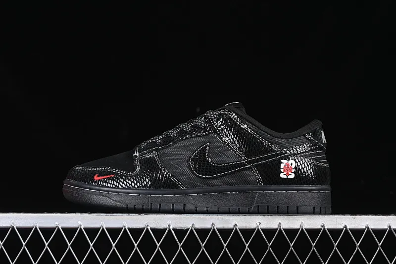 All categories Nk SB Dunk Series Nk SB Dunk Low High-end customized low-top sneakers Nk SB Dunk Low Year of the Snake Limited-Black Snake Anniversary high-end customized low-top casual sneakers CH8311-233